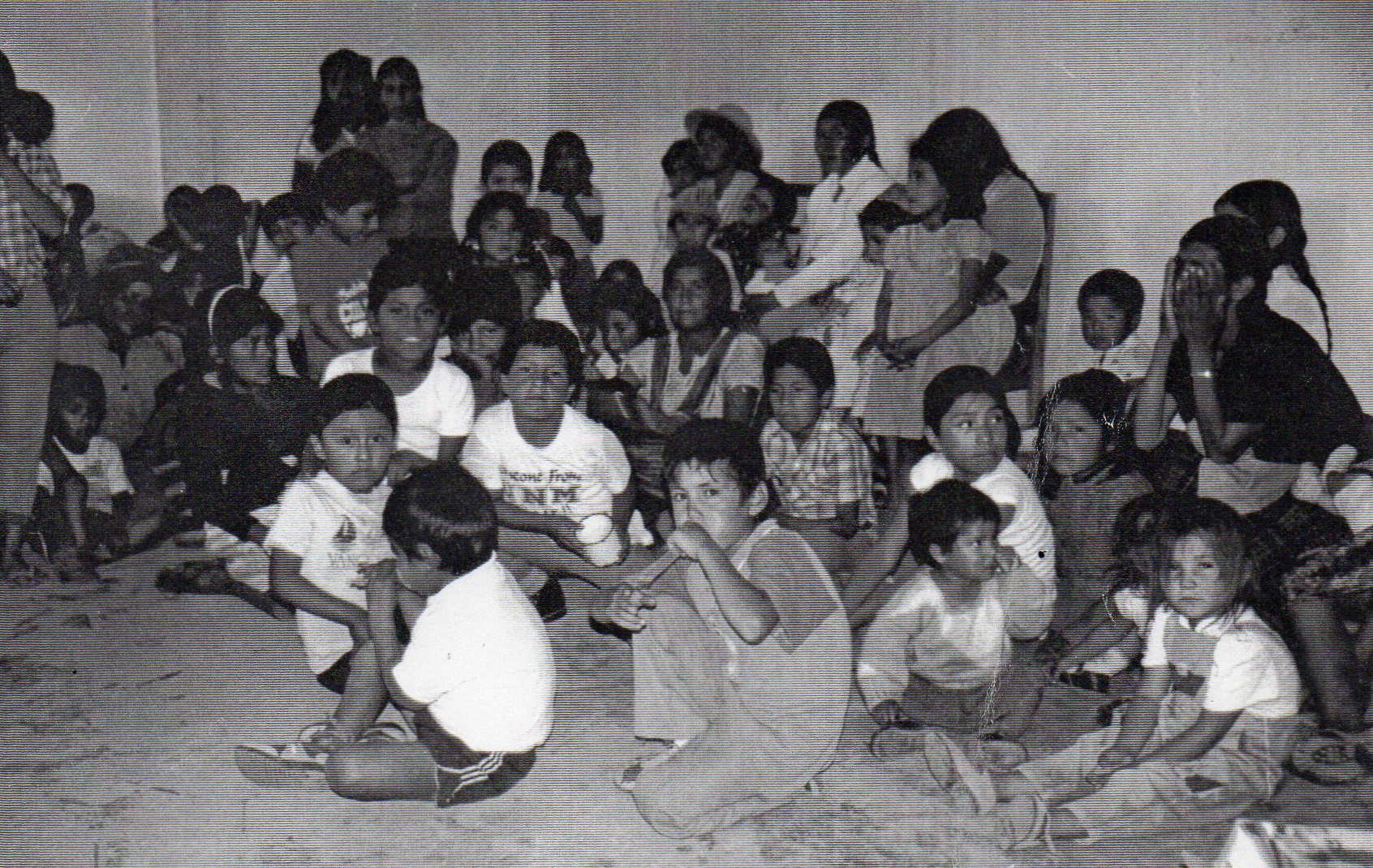 Primeros pasos de ayuda: familias y niños en comunidad