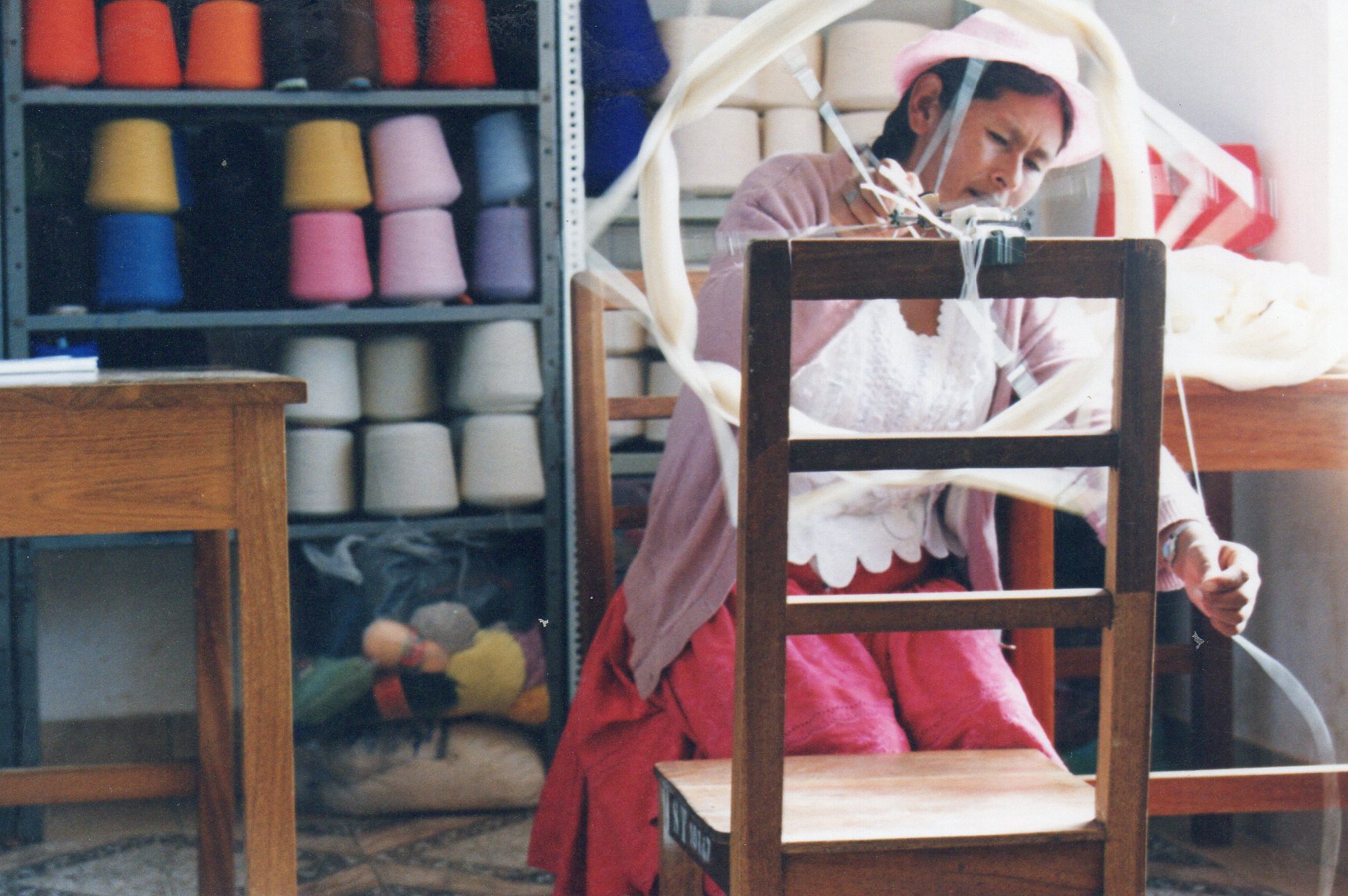 Cada urdimbre, un paso adelante